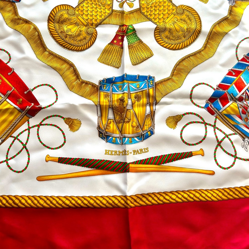 🔥🔥Authentic Hermès "Les Tambours" silk scarf🔥🔥 - Picture 3 of 5